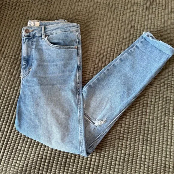 We The Free Anthropologie Light Wash High Rise Raw Hem Skinny Jeans Sz 31 - Picture 2 of 14